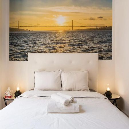 Beautiful 3-Story House In Chiado With A 40M² Private Terrace Apartment Lisbon Luaran gambar