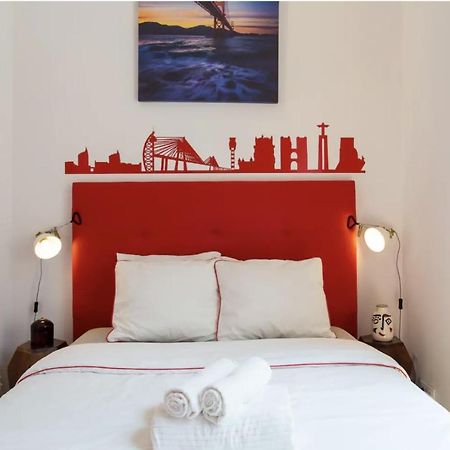 Beautiful 3-Story House In Chiado With A 40M² Private Terrace Apartment Lisbon Luaran gambar