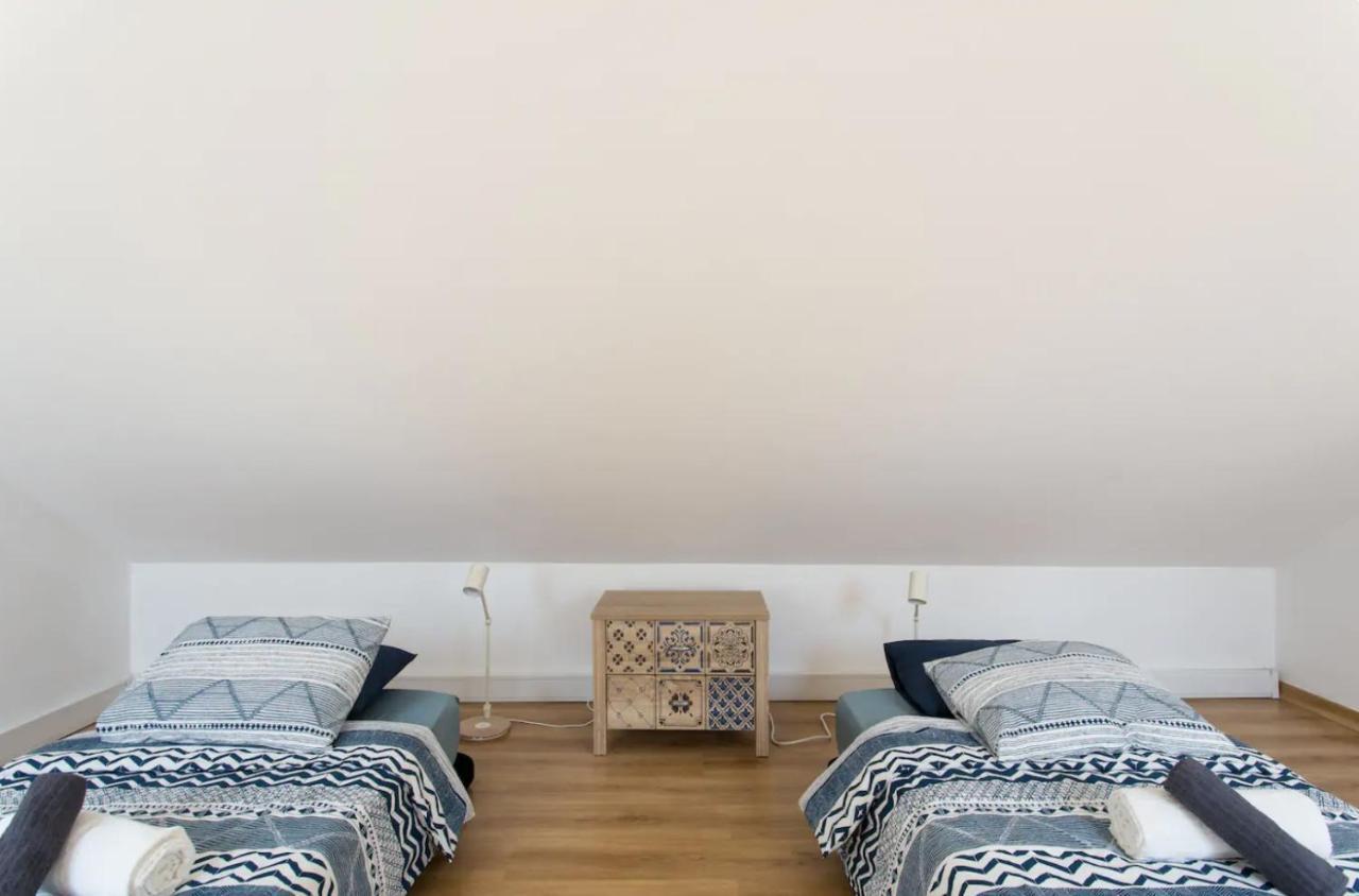 Beautiful 3-Story House In Chiado With A 40M² Private Terrace Apartment Lisbon Luaran gambar