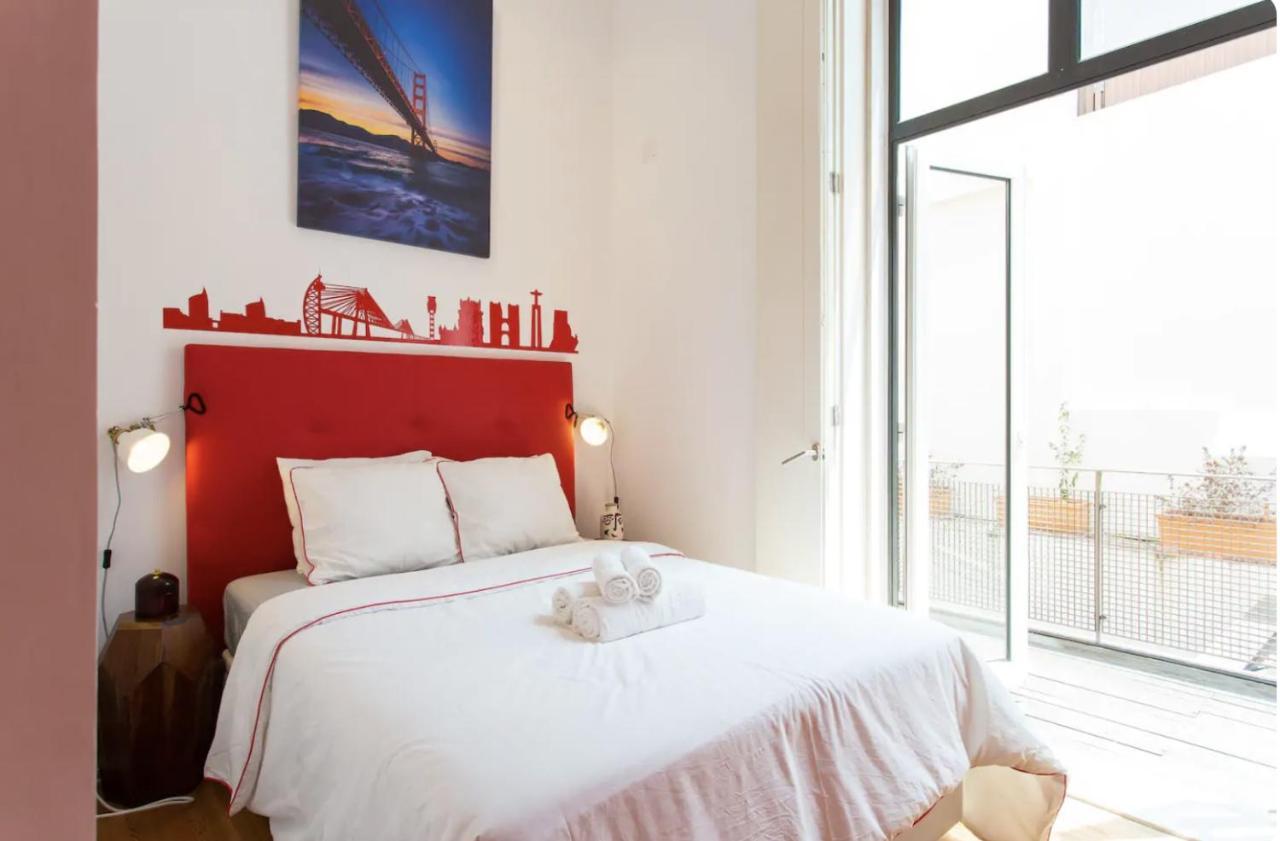 Beautiful 3-Story House In Chiado With A 40M² Private Terrace Apartment Lisbon Luaran gambar
