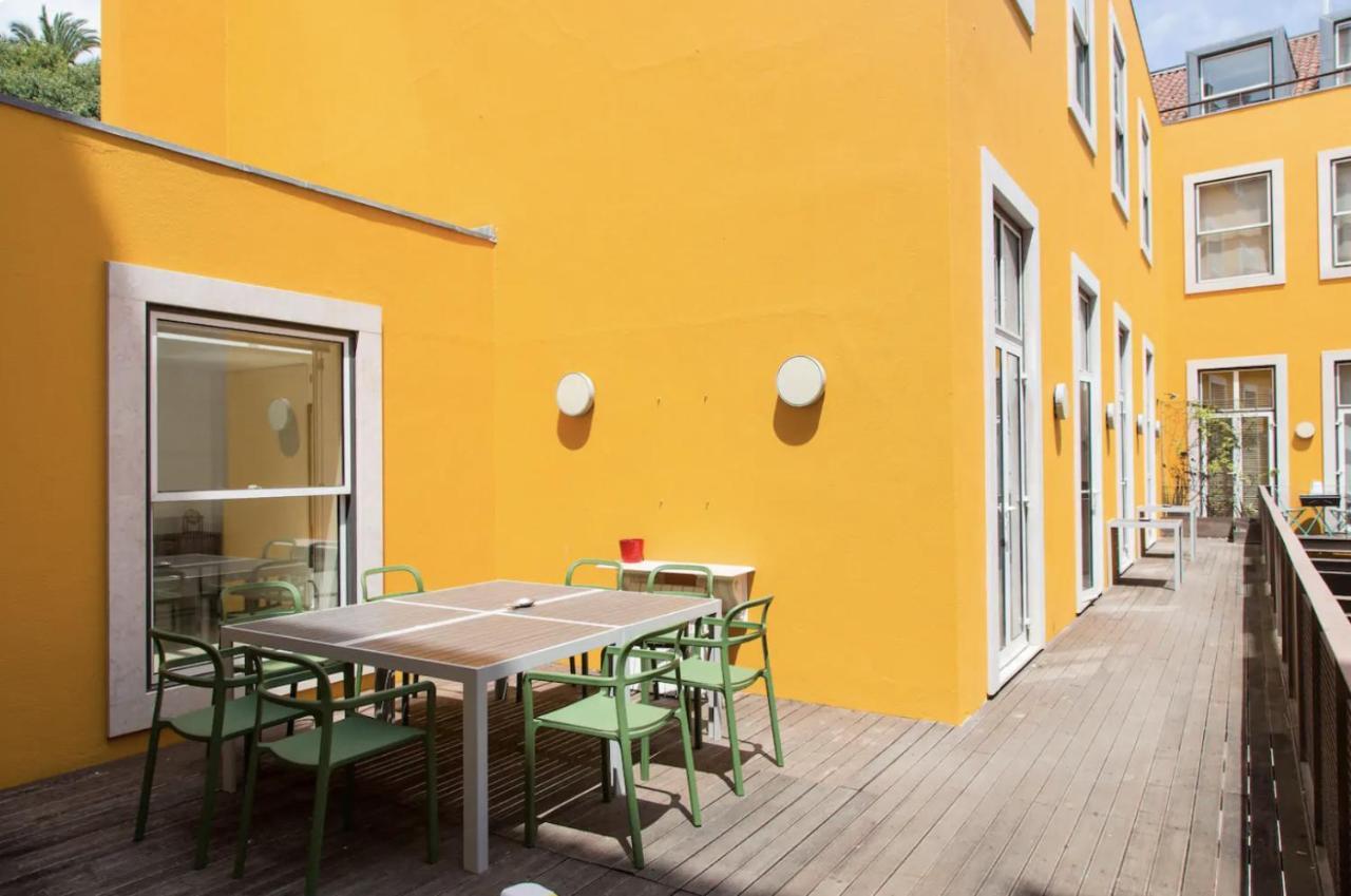 Beautiful 3-Story House In Chiado With A 40M² Private Terrace Apartment Lisbon Luaran gambar