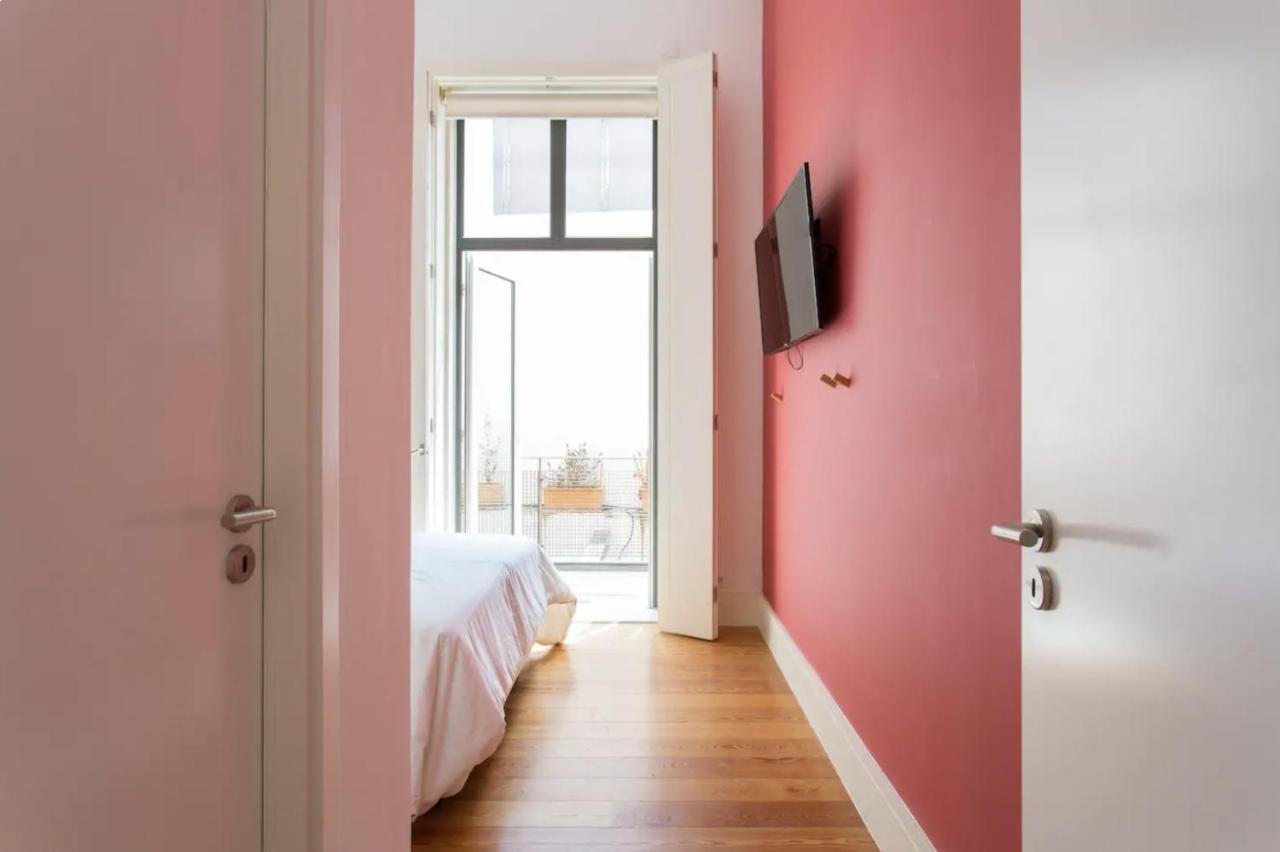 Beautiful 3-Story House In Chiado With A 40M² Private Terrace Apartment Lisbon Luaran gambar