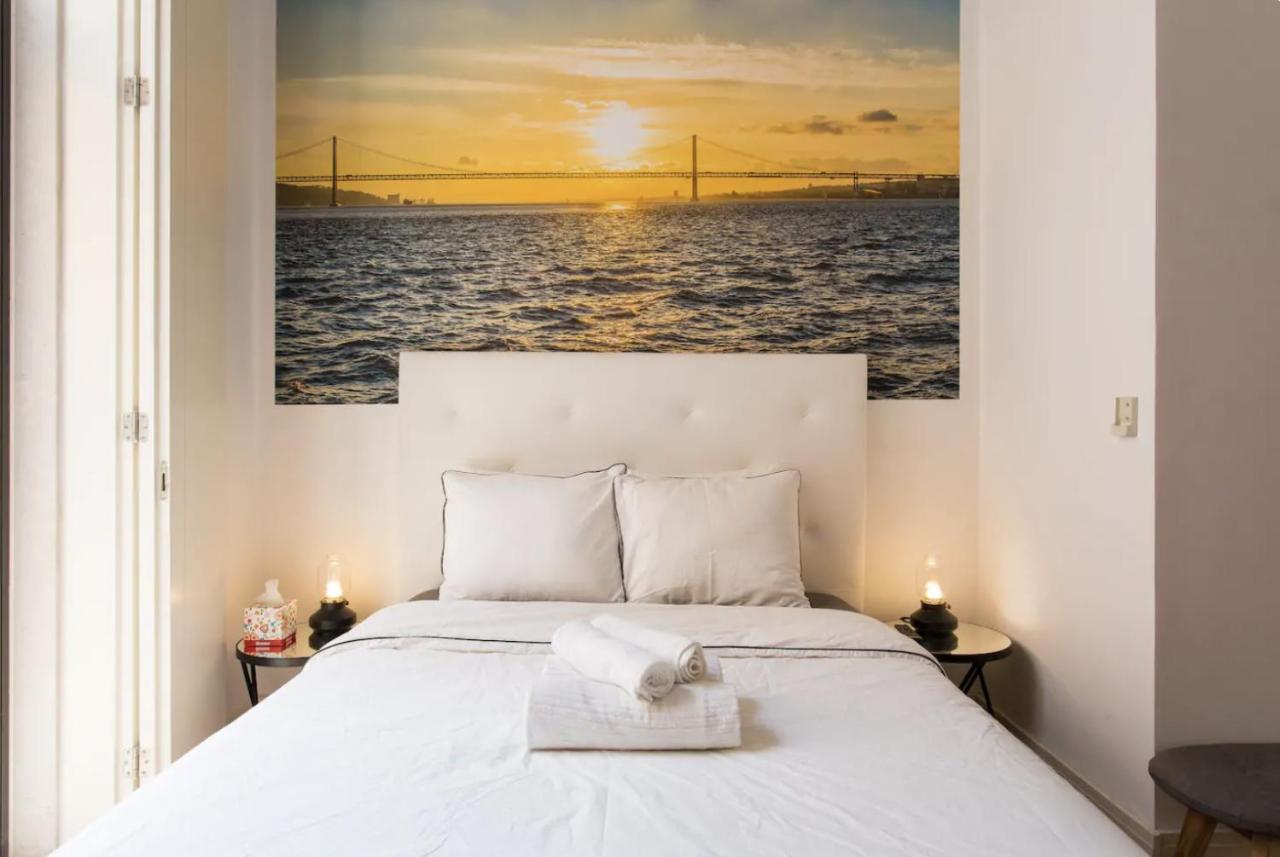 Beautiful 3-Story House In Chiado With A 40M² Private Terrace Apartment Lisbon Luaran gambar