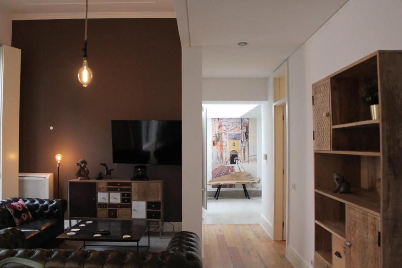 Beautiful 3-Story House In Chiado With A 40M² Private Terrace Apartment Lisbon Luaran gambar