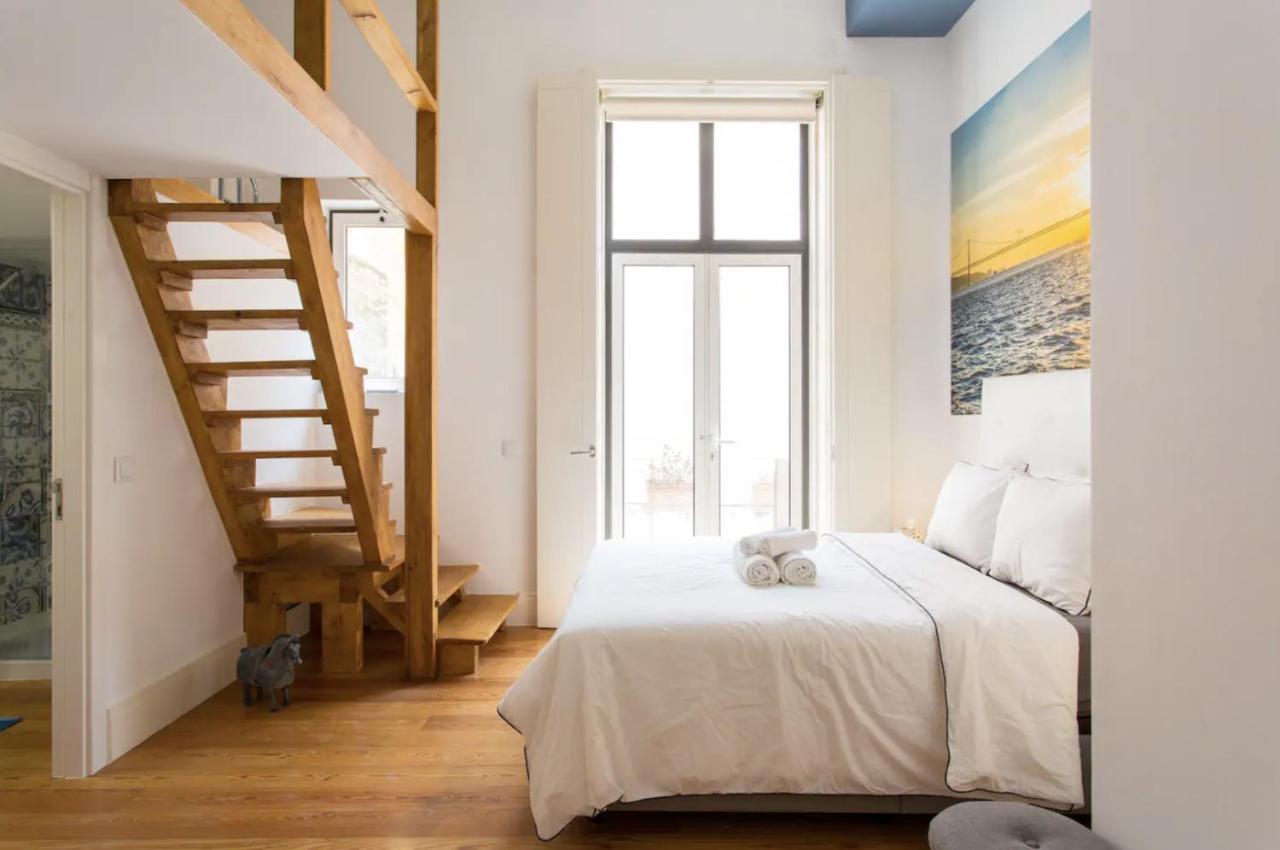 Beautiful 3-Story House In Chiado With A 40M² Private Terrace Apartment Lisbon Luaran gambar