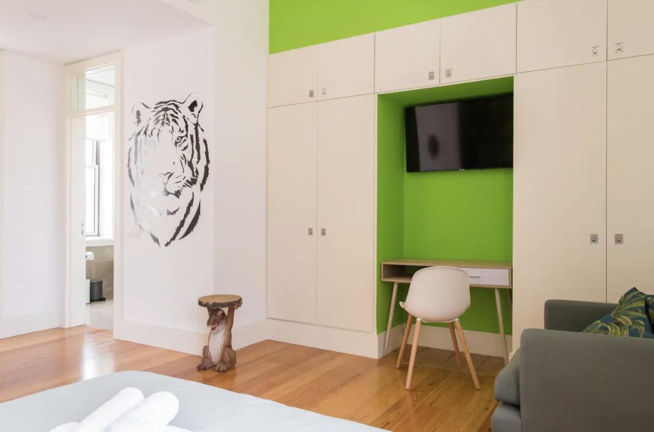 Beautiful 3-Story House In Chiado With A 40M² Private Terrace Apartment Lisbon Luaran gambar