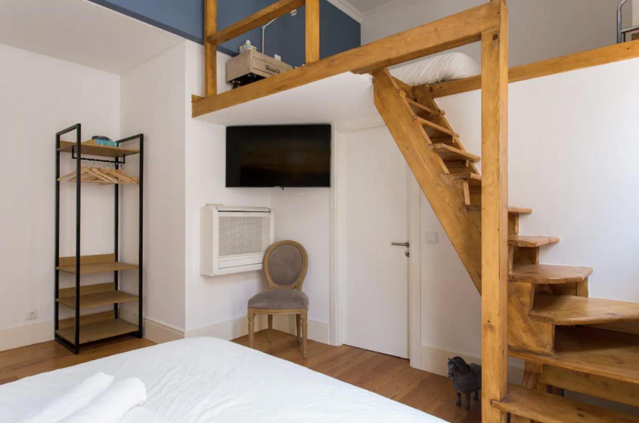 Beautiful 3-Story House In Chiado With A 40M² Private Terrace Apartment Lisbon Luaran gambar