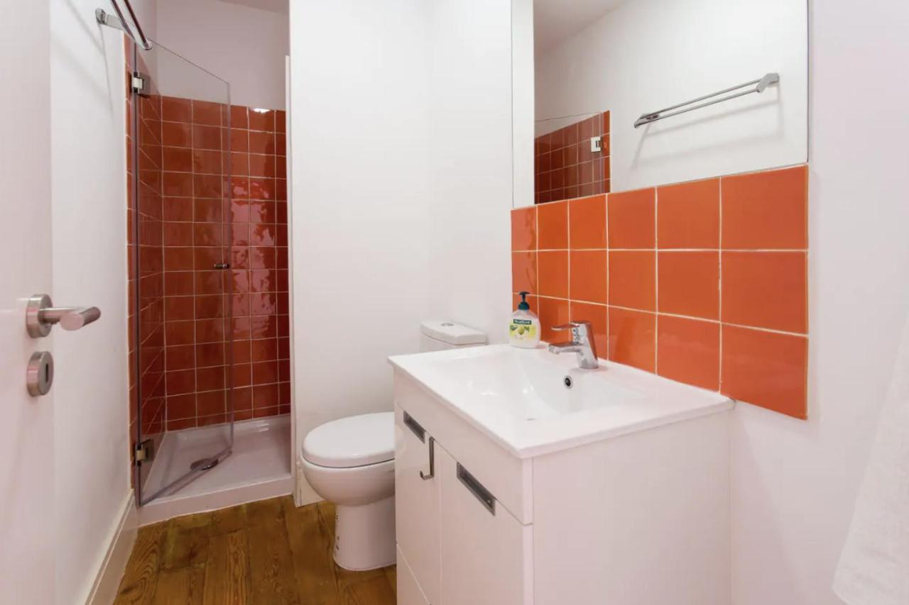 Beautiful 3-Story House In Chiado With A 40M² Private Terrace Apartment Lisbon Luaran gambar