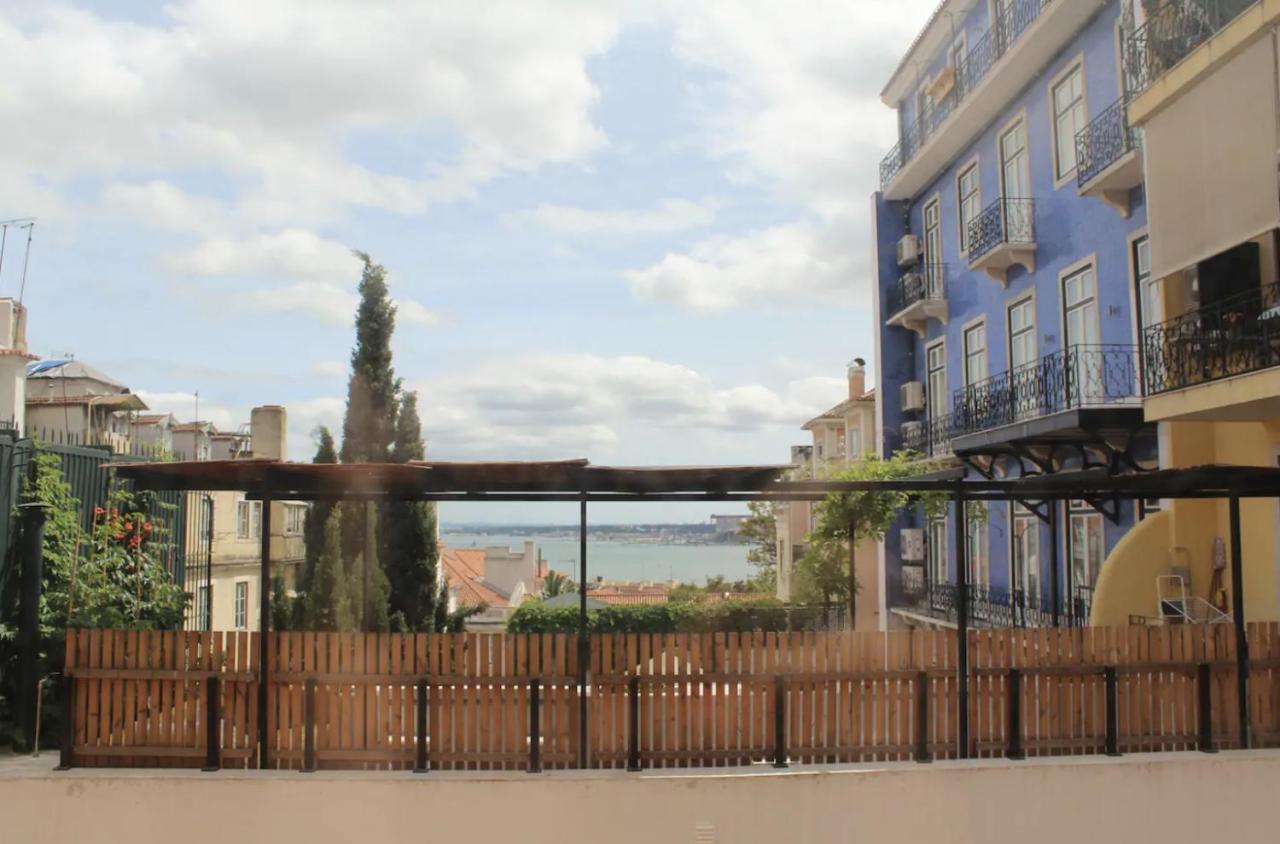 Beautiful 3-Story House In Chiado With A 40M² Private Terrace Apartment Lisbon Luaran gambar