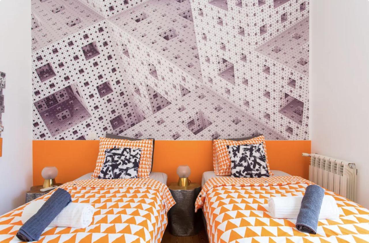 Beautiful 3-Story House In Chiado With A 40M² Private Terrace Apartment Lisbon Luaran gambar