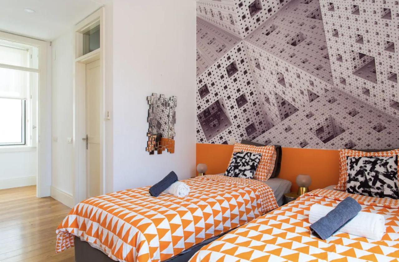 Beautiful 3-Story House In Chiado With A 40M² Private Terrace Apartment Lisbon Luaran gambar
