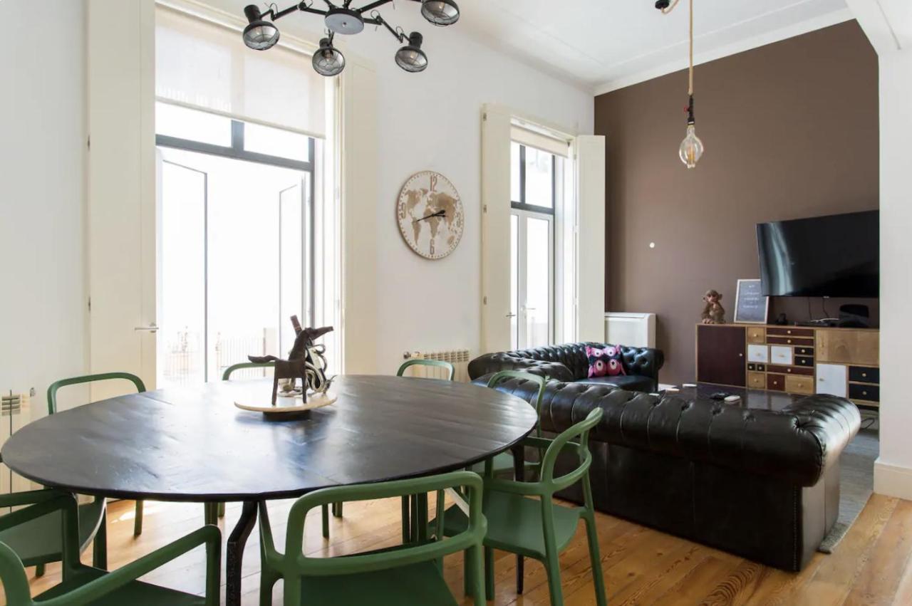 Beautiful 3-Story House In Chiado With A 40M² Private Terrace Apartment Lisbon Luaran gambar