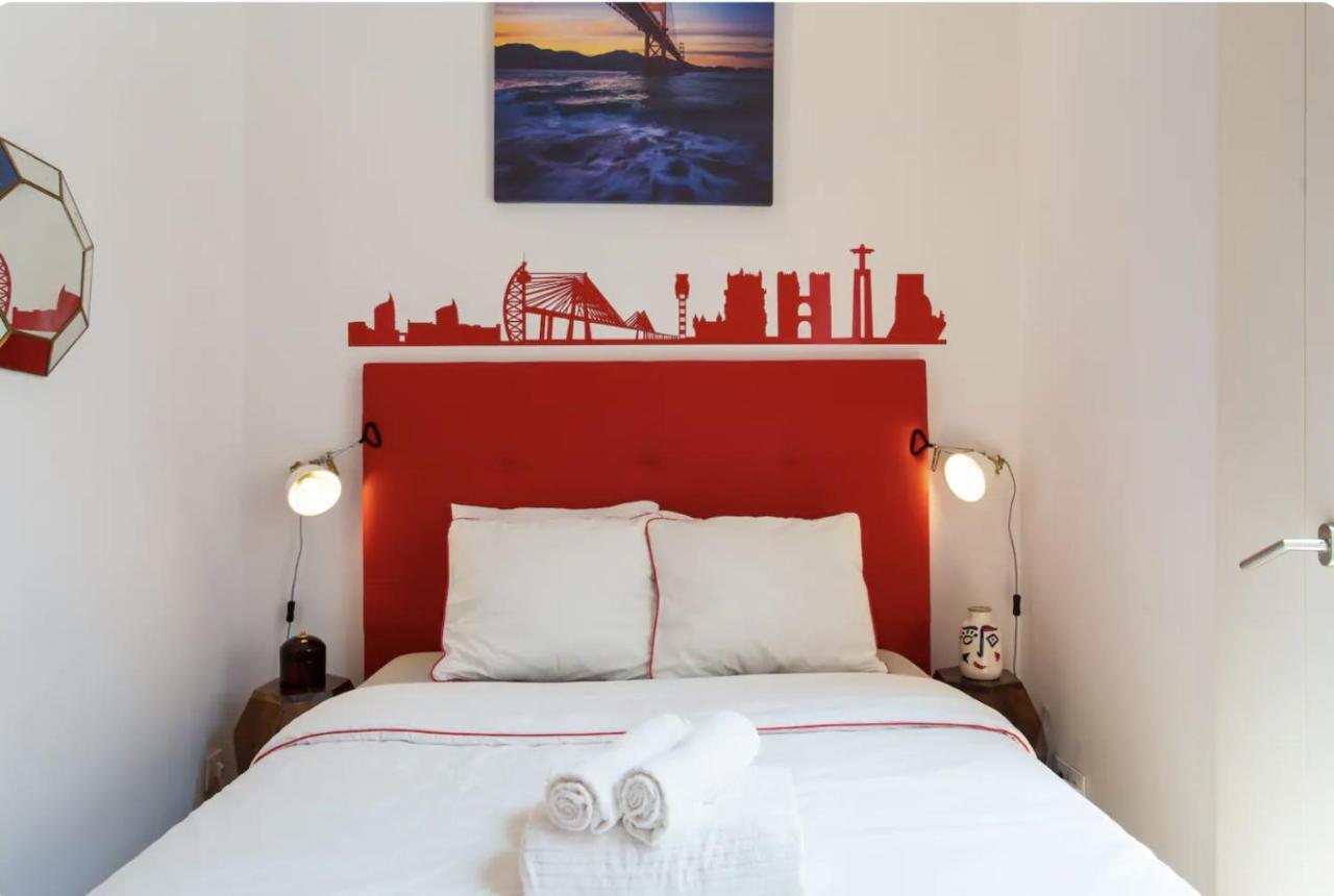 Beautiful 3-Story House In Chiado With A 40M² Private Terrace Apartment Lisbon Luaran gambar