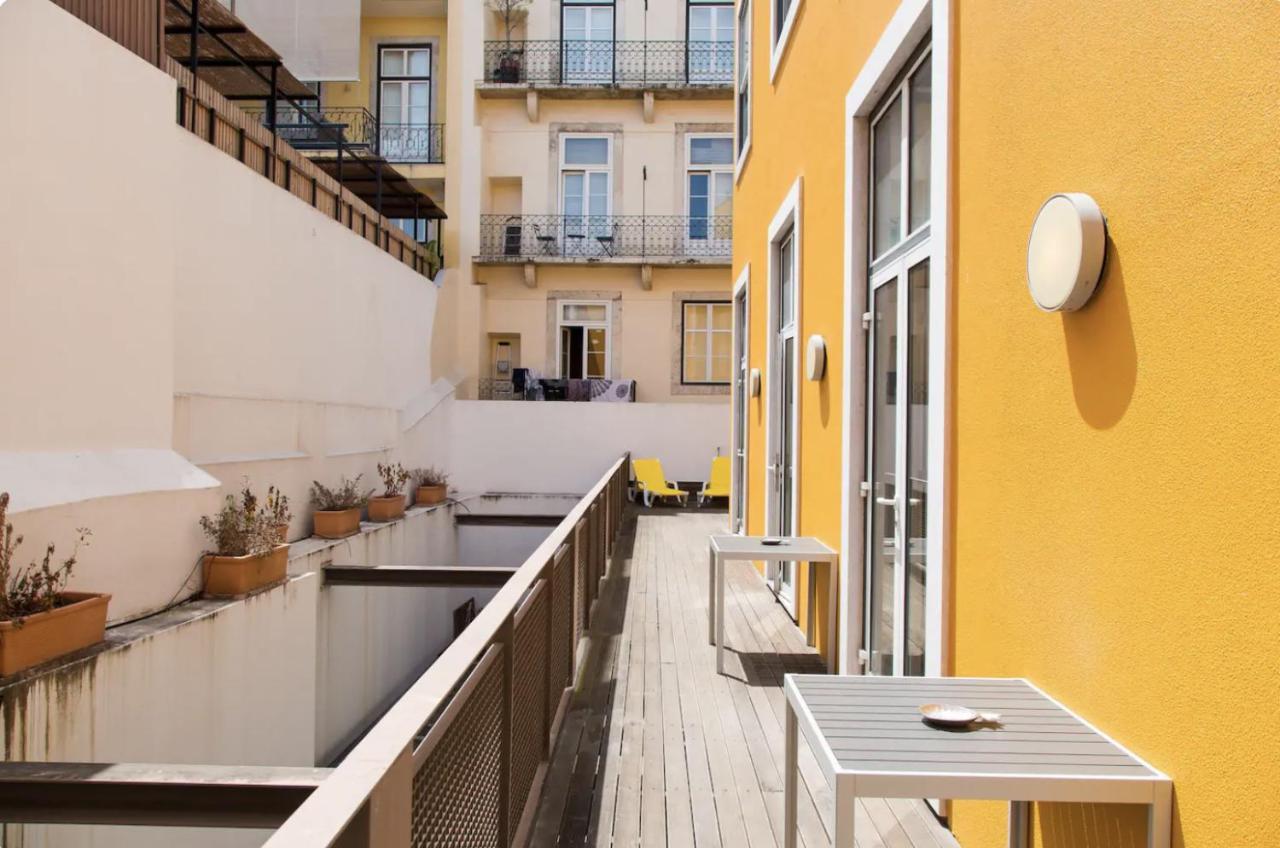 Beautiful 3-Story House In Chiado With A 40M² Private Terrace Apartment Lisbon Luaran gambar