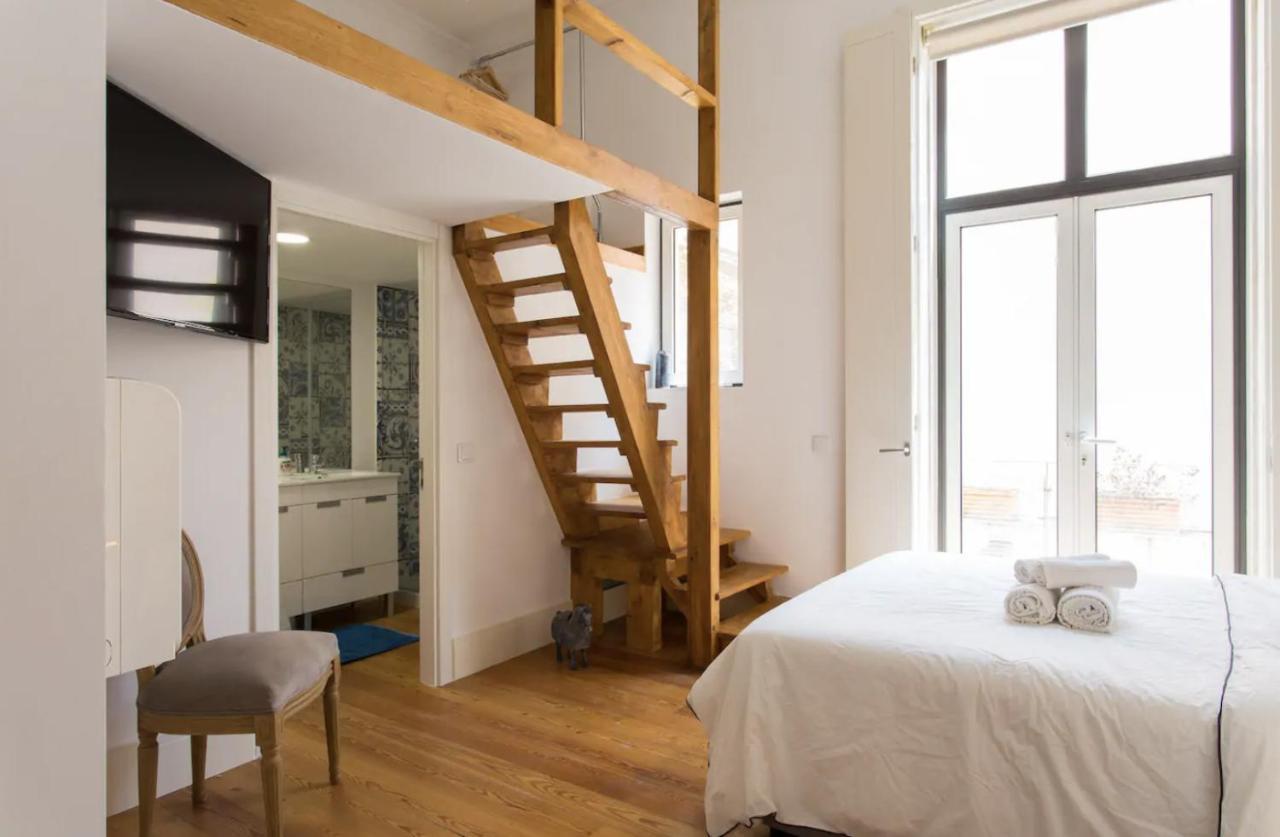 Beautiful 3-Story House In Chiado With A 40M² Private Terrace Apartment Lisbon Luaran gambar